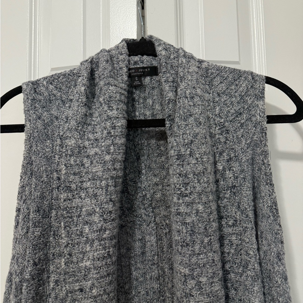 Romeo & Juliet Open Front Grey Fringe Vest (Size S) - Picture 3 of 6